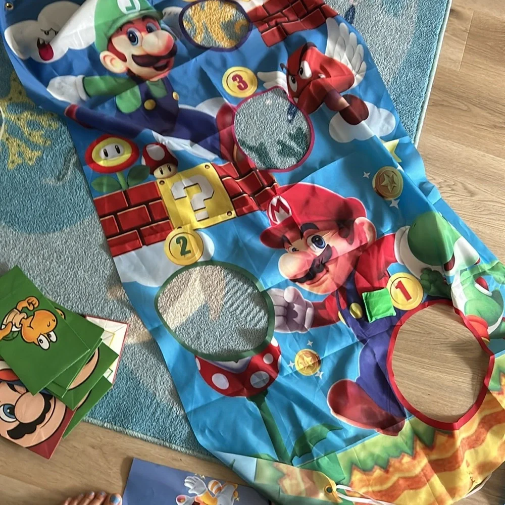 Assortment of mario themed party items​